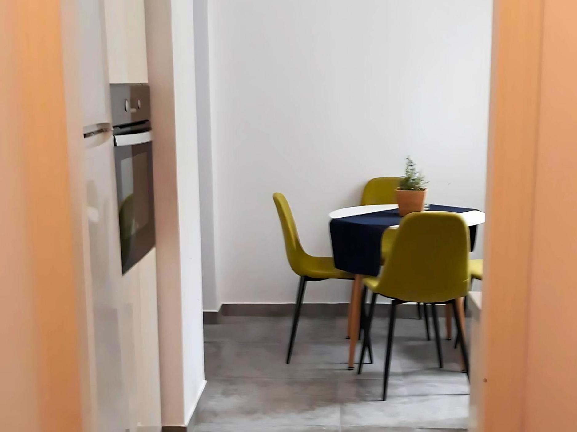 Cozy Apartment For 4 In Kolonaki, Lycabettus アテネ エクステリア 写真